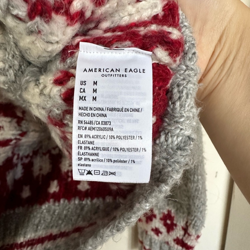 American Eagle Outfitters Red and Gray Cropped Knit Sweater - Picture 5 of 8